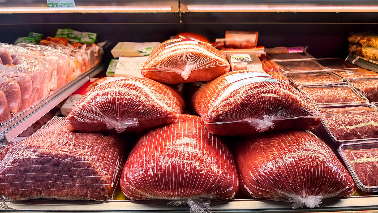 スーパーの肉に植物由来原料混入、最大40%でコスト4.4%削減